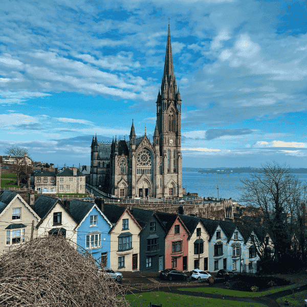 A castle in Ireland, image is being to represent Scholarships in Ireland 